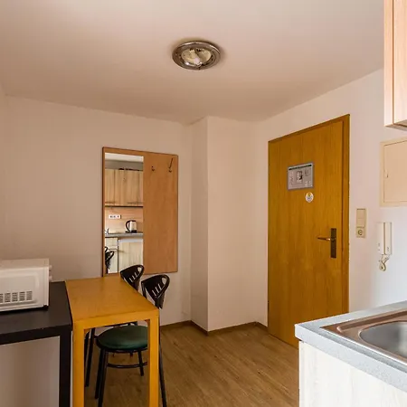 Enjoy Your With Dkn - Mon-sun - Late Night Check-in - Multilanguage - Near Railway Station - Witamy Serdecznie Apartment